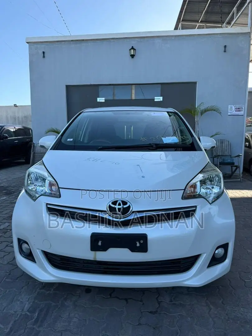 Toyota Ractis 1.5 FWD 2011 White