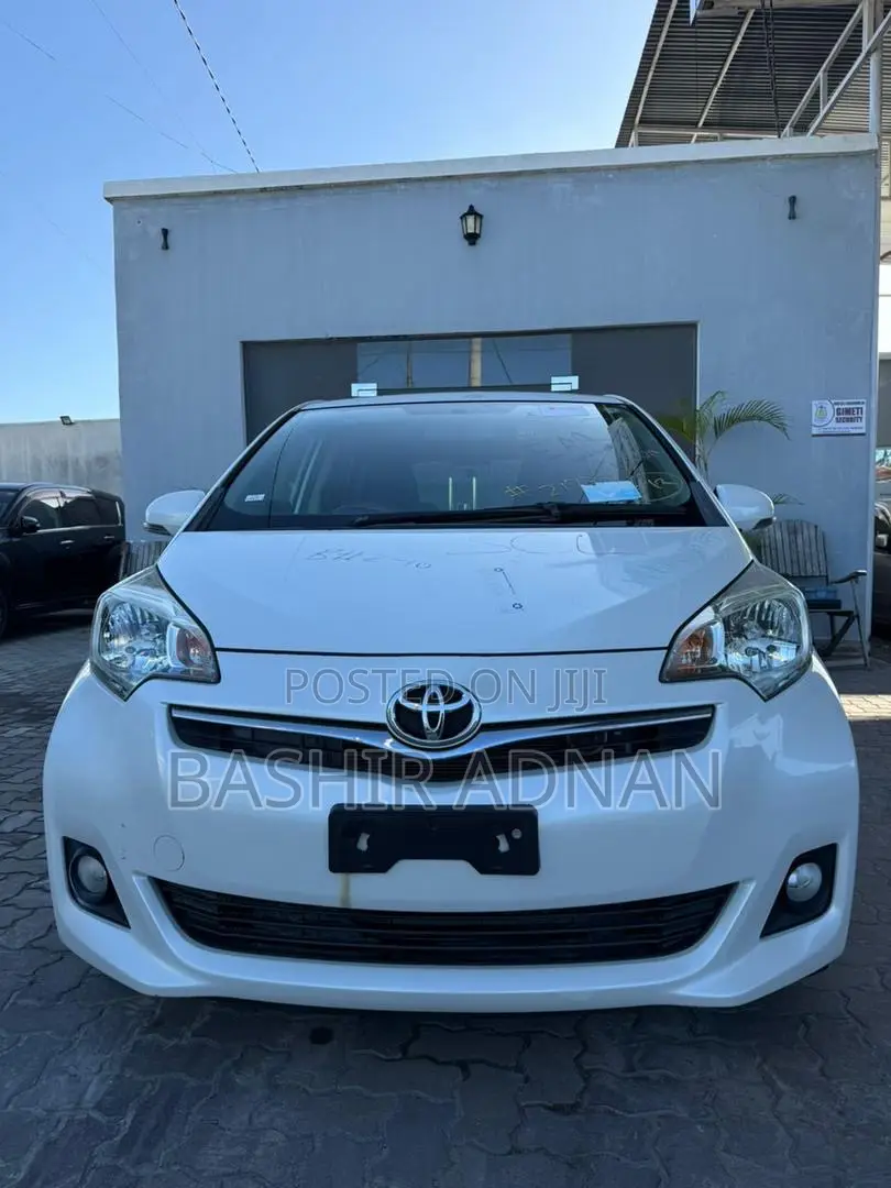 Toyota Ractis 1.5 FWD 2011 White