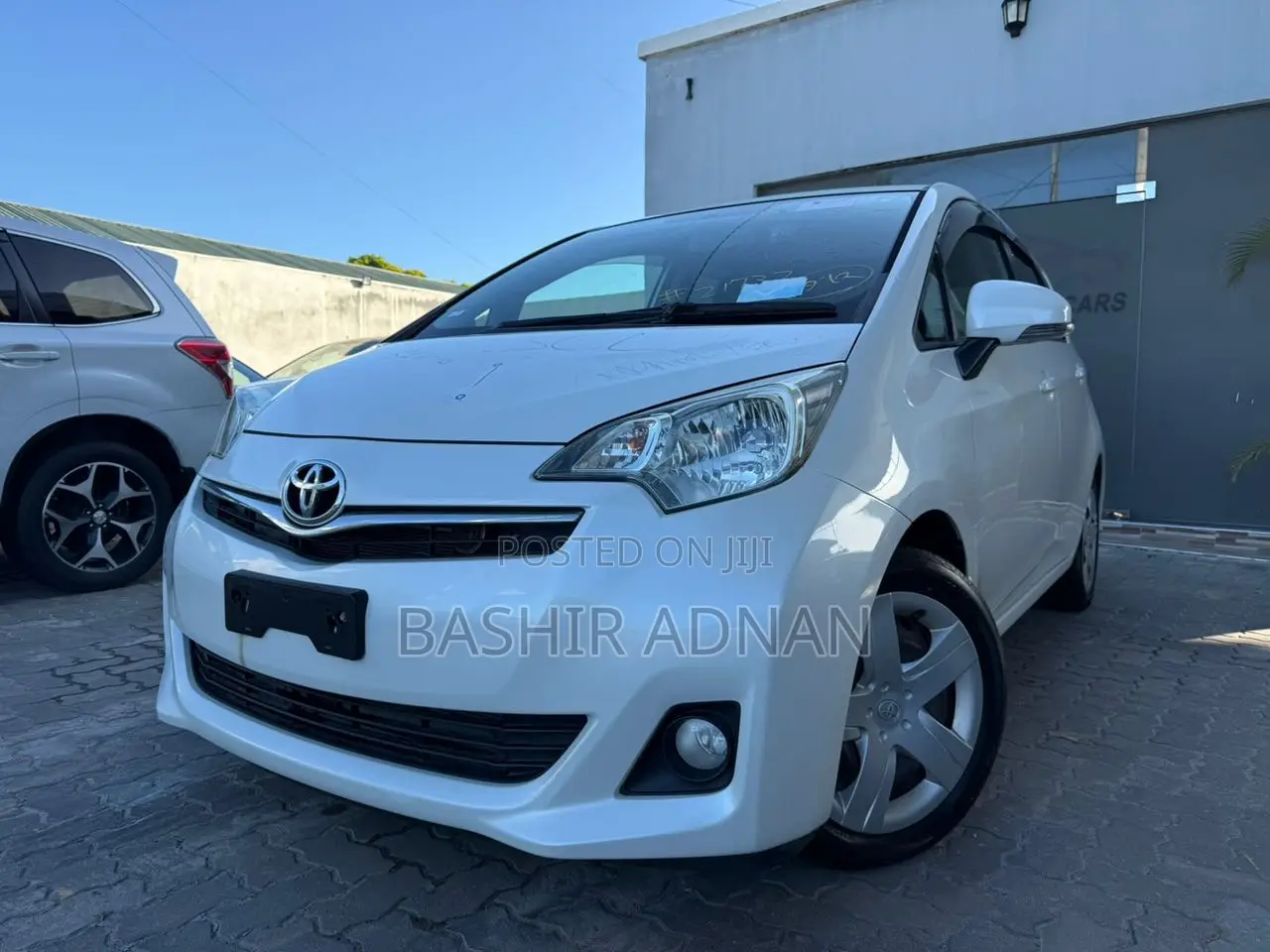 Toyota Ractis 1.5 FWD 2011 White