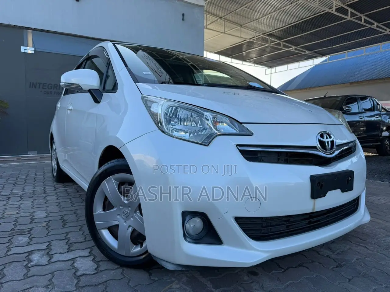 Toyota Ractis 1.5 FWD 2011 White
