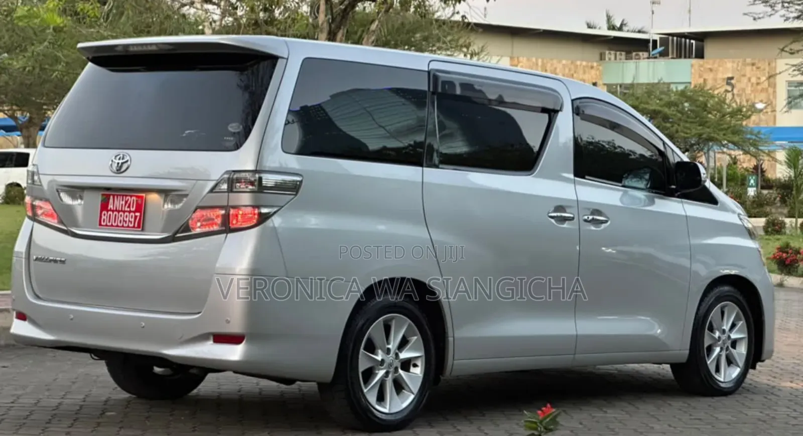 Toyota Vellfire 2009 Silver