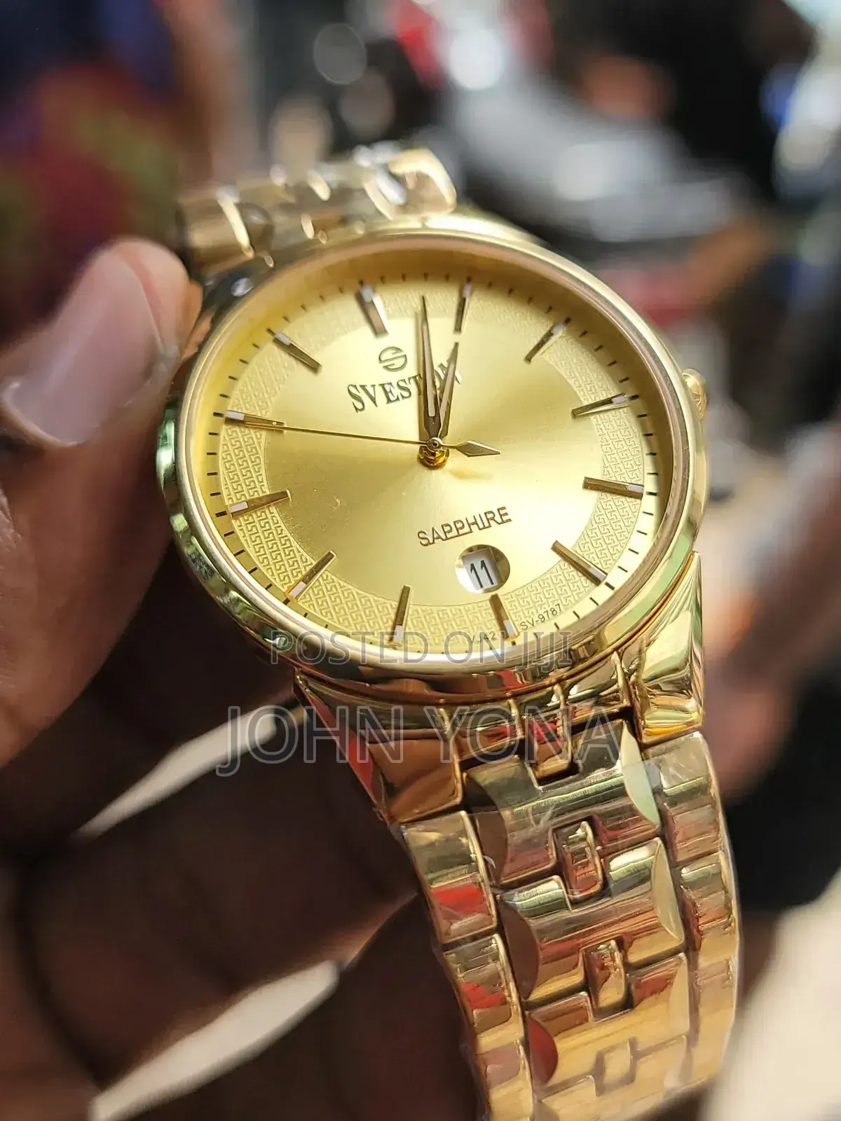 Sveston Gold-Colored Men's Watch With a Sapphire Crystal.