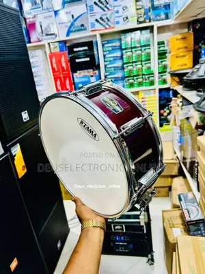 Acoustic Tama Drum Set8