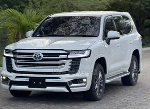 Toyota Land Cruiser 4.6 V8 ZX 2018 White