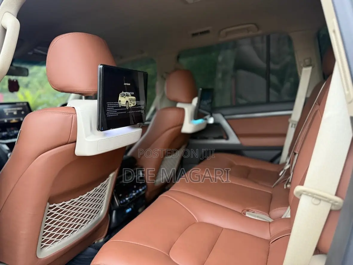 Toyota Land Cruiser 4.6 V8 ZX 2018 White