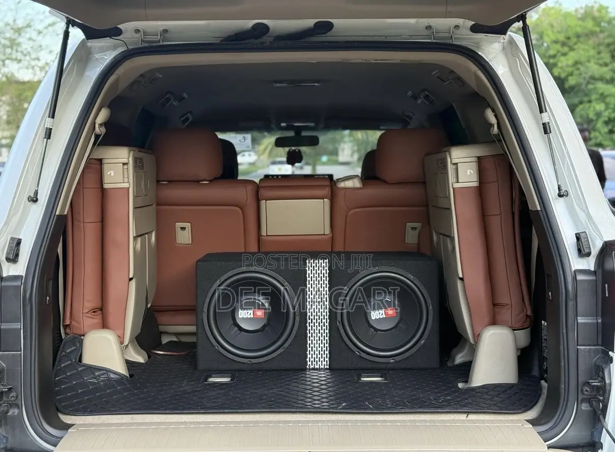Toyota Land Cruiser 4.6 V8 ZX 2018 White