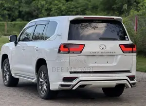 Toyota Land Cruiser 4.6 V8 ZX 2018 White