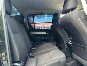 Toyota Hilux 2022 Black
