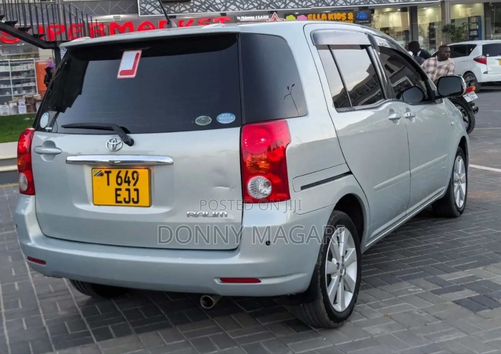 Toyota Raum 2005 Silver