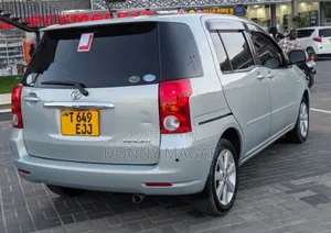 Toyota Raum 2005 Silver