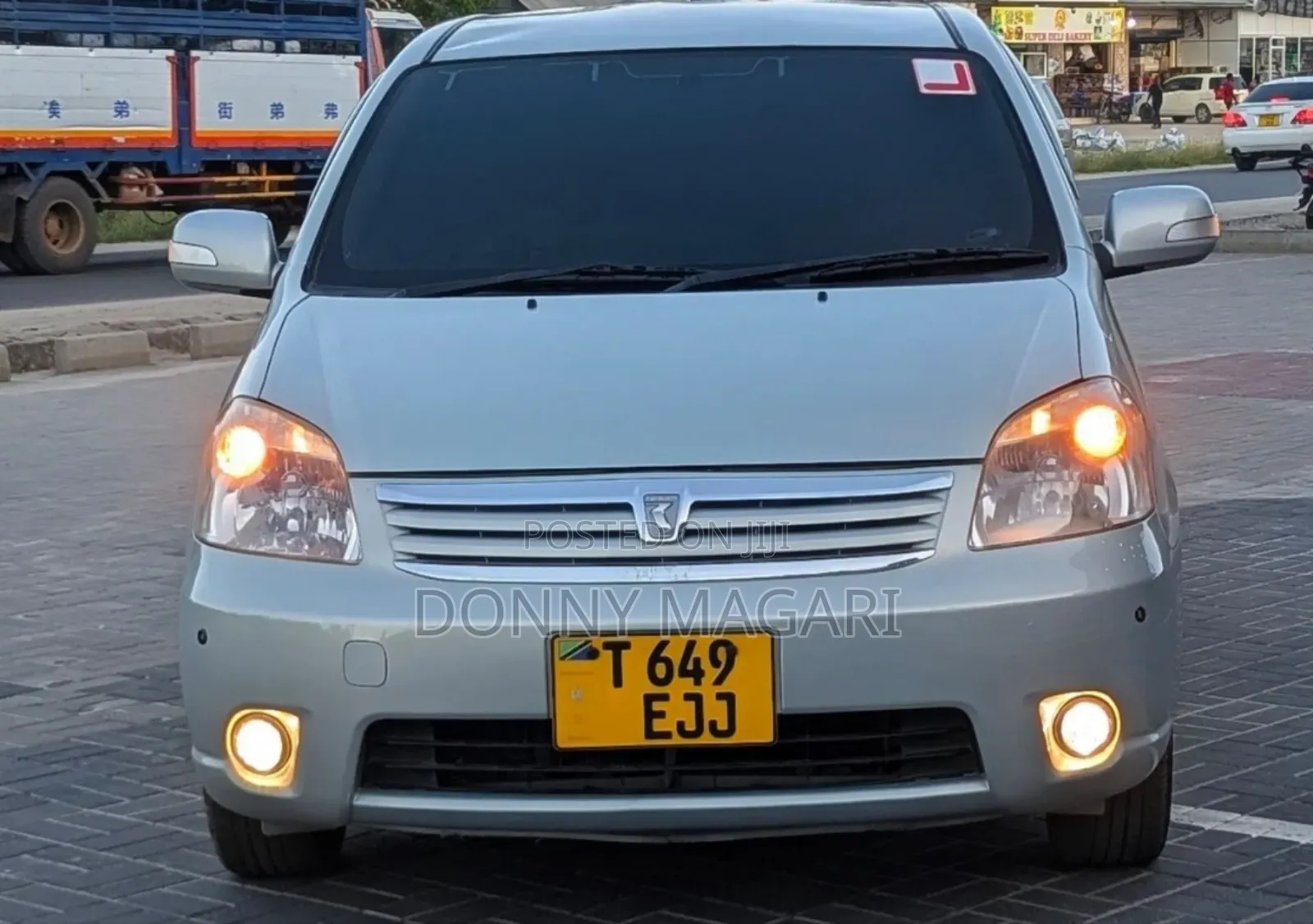 Toyota Raum 2005 Silver
