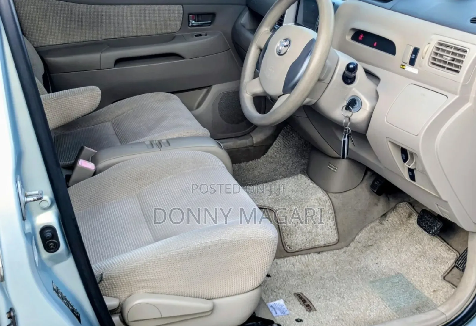 Toyota Raum 2005 Silver