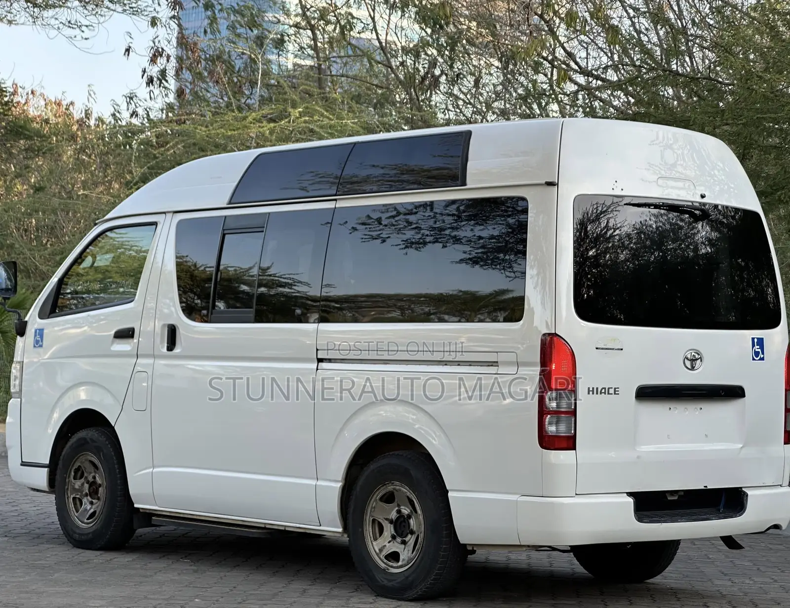 Toyota HiAce 2006 White