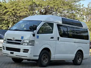 Toyota HiAce 2006 White