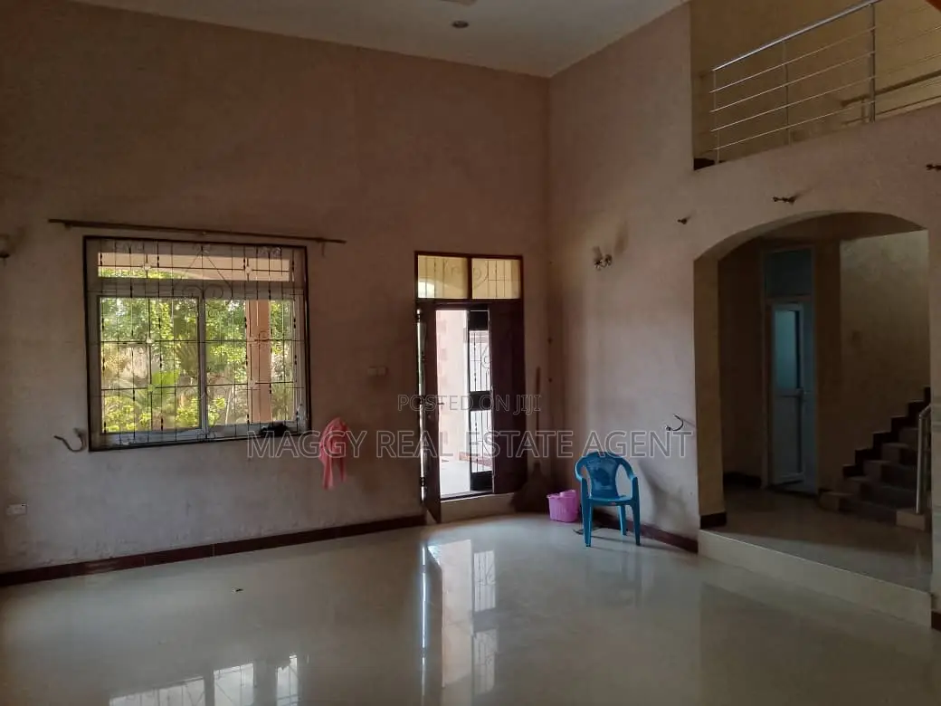 5bdrm House in Bunju Beach for rent