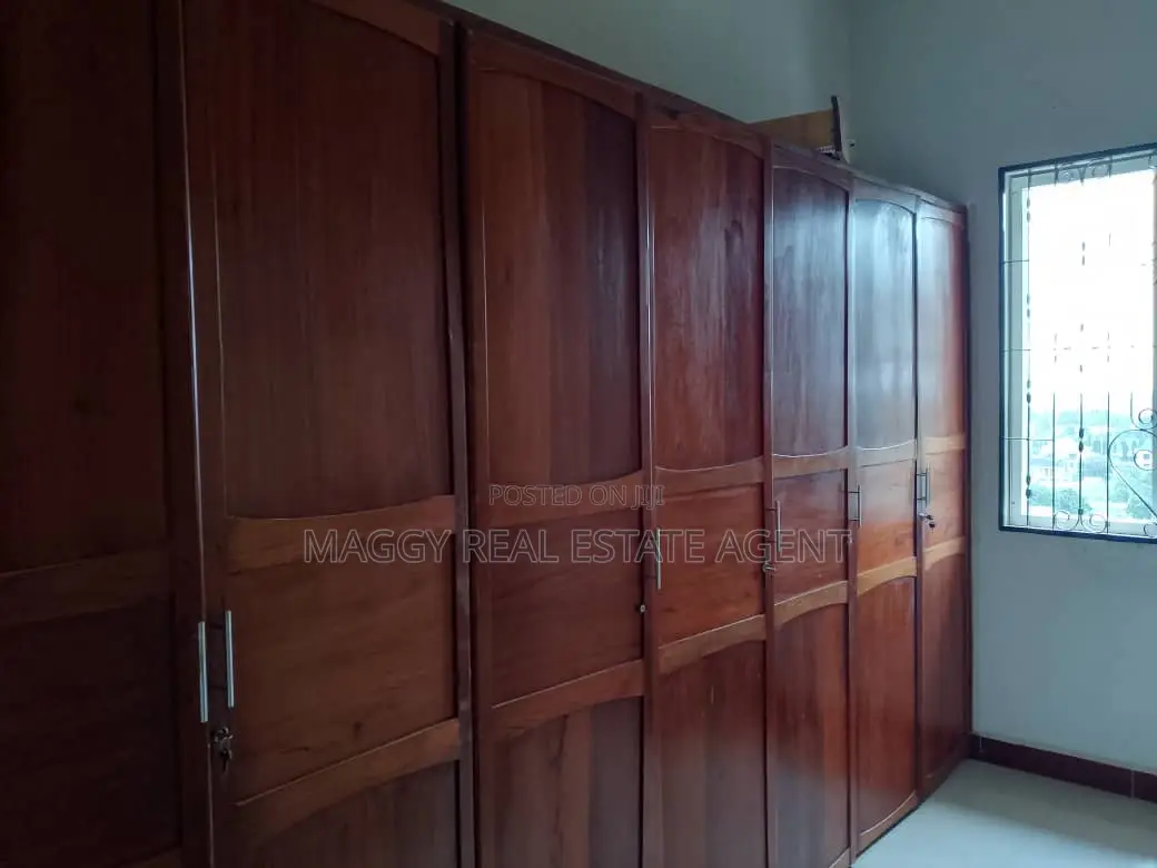 5bdrm House in Bunju Beach for rent