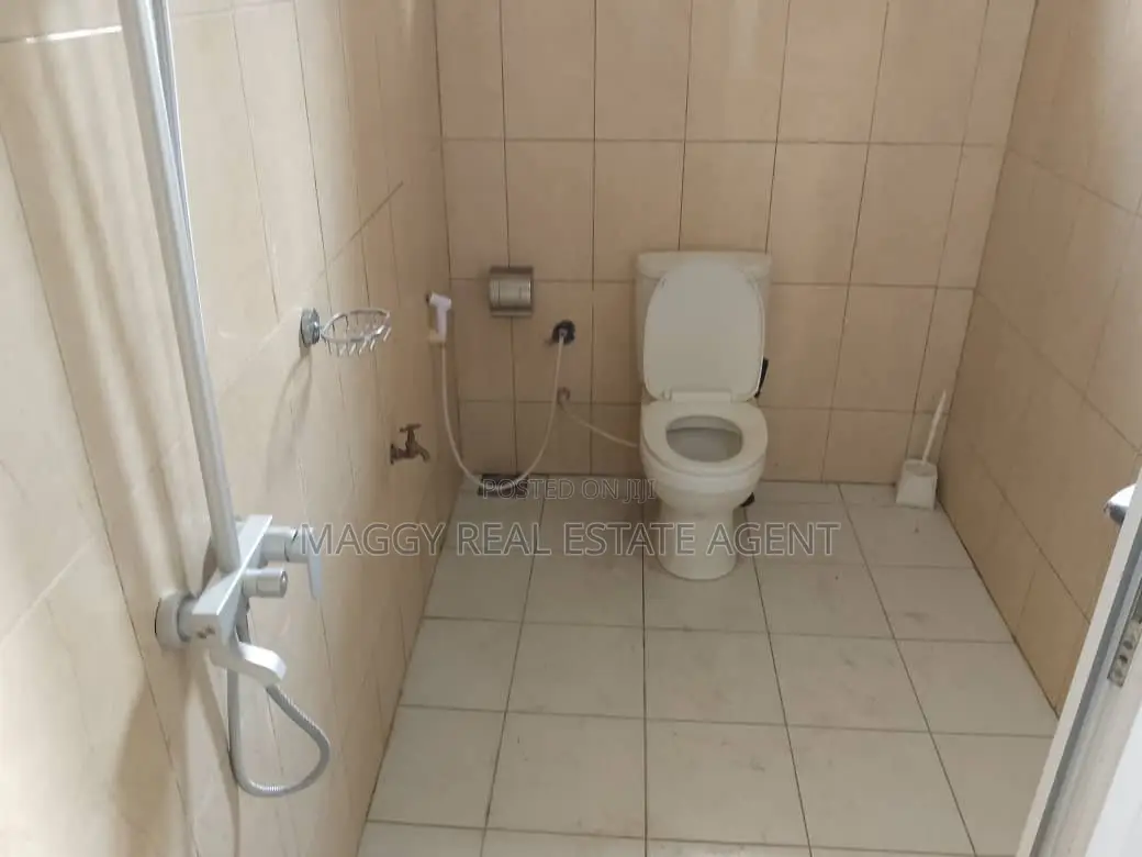 5bdrm House in Bunju Beach for rent
