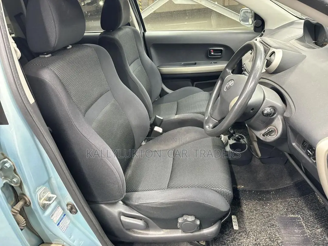 Toyota IST 2006 Silver