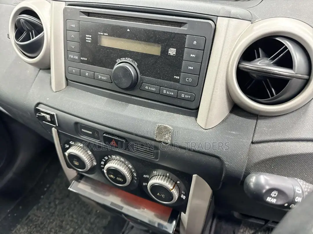 Toyota IST 2006 Silver