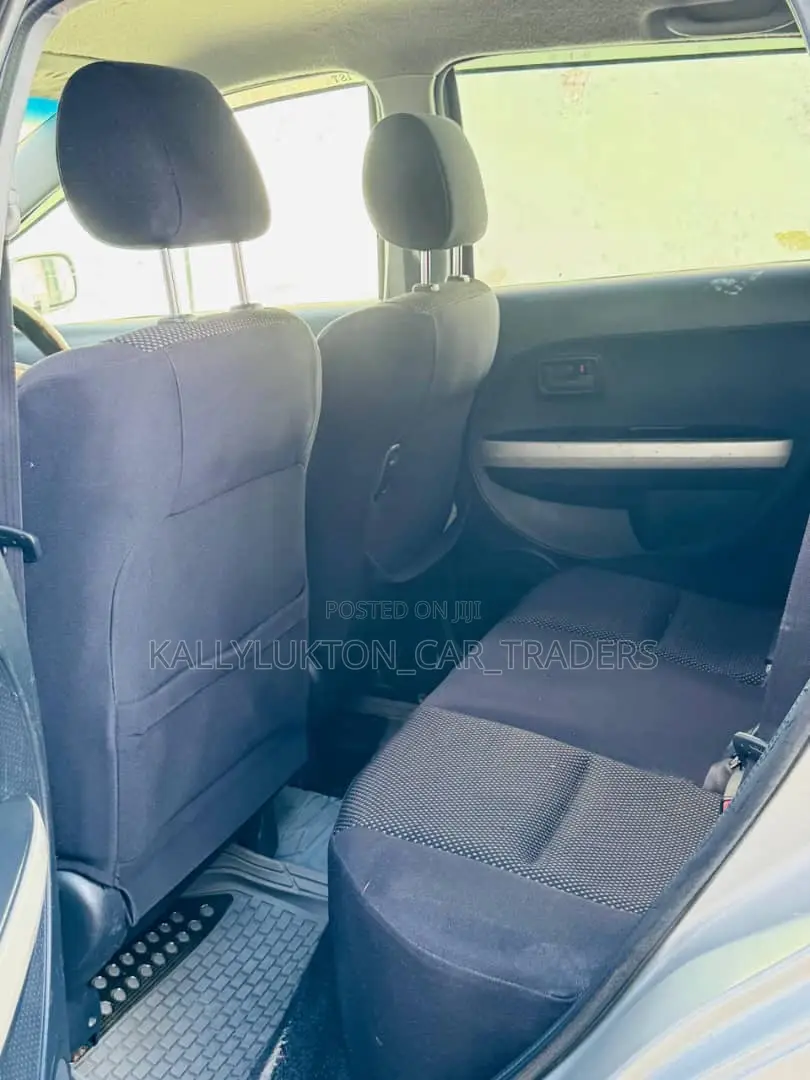 Toyota IST 2005 Silver