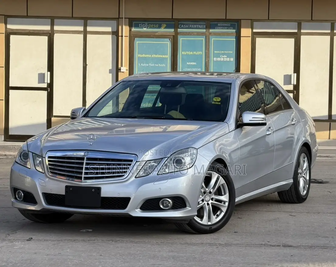 Mercedes-Benz E300 2012 Silver
