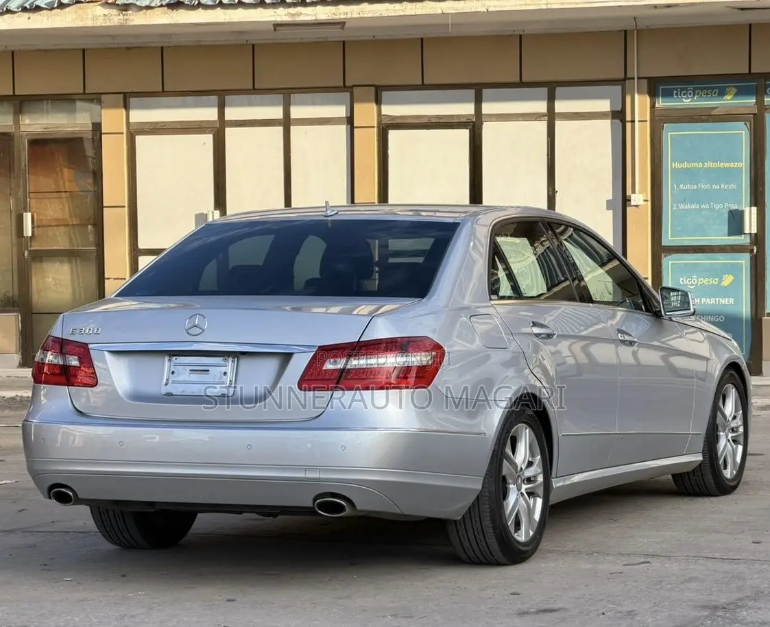 Mercedes-Benz E300 2012 Silver