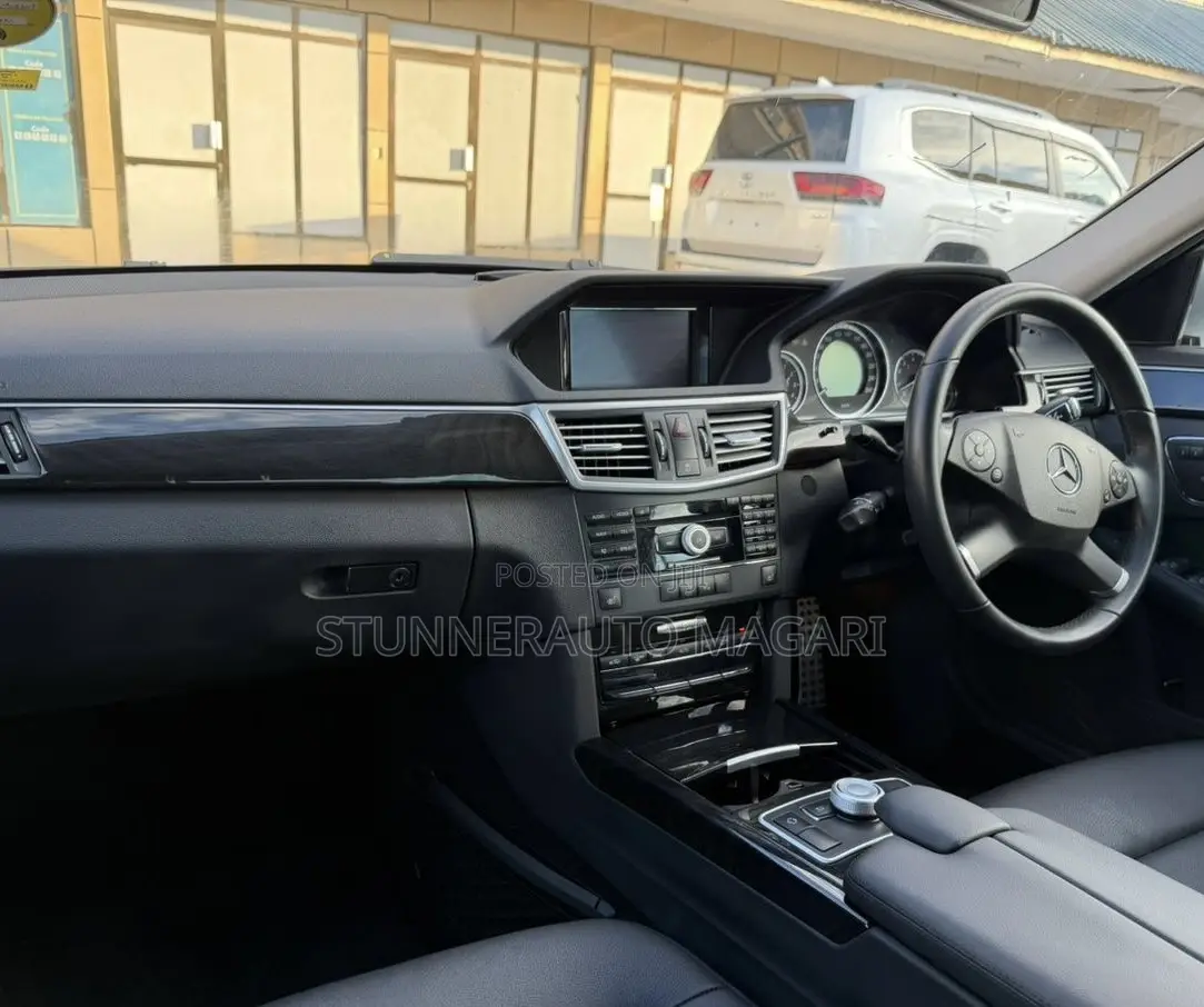Mercedes-Benz E300 2012 Silver