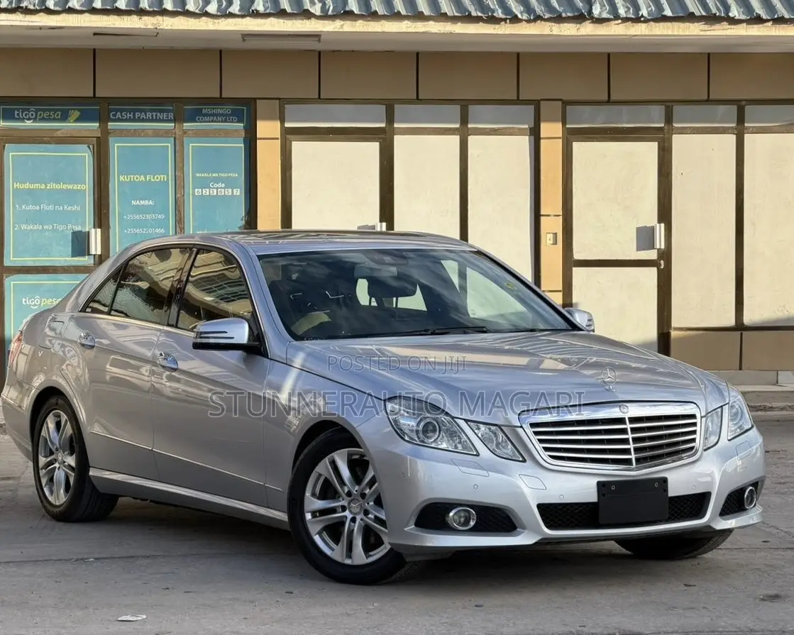 Mercedes-Benz E300 2012 Silver