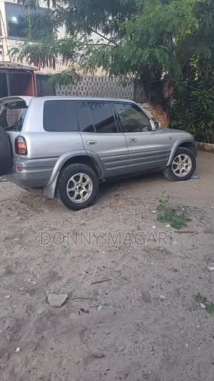 Toyota RAV4 Automatic 2003 White
