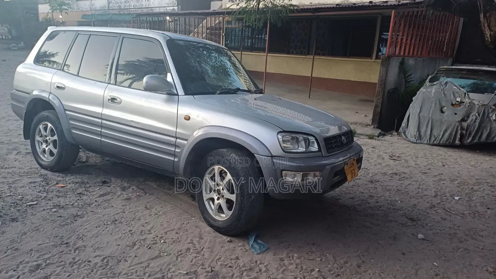 Toyota RAV4 Automatic 2003 White