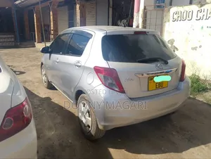 Toyota Vitz 2006 Silver