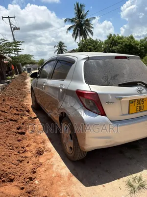 Toyota Vitz 2006 Silver