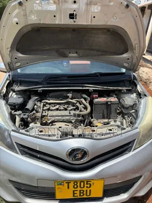 Toyota Vitz 2006 Silver
