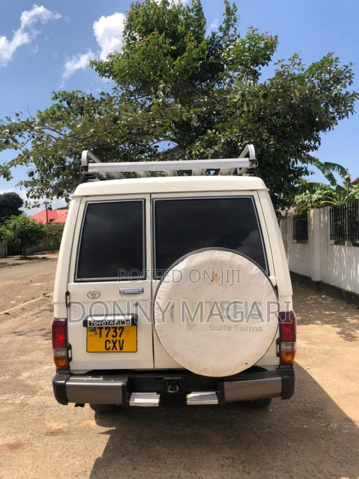 Toyota Land Cruiser 2001 White