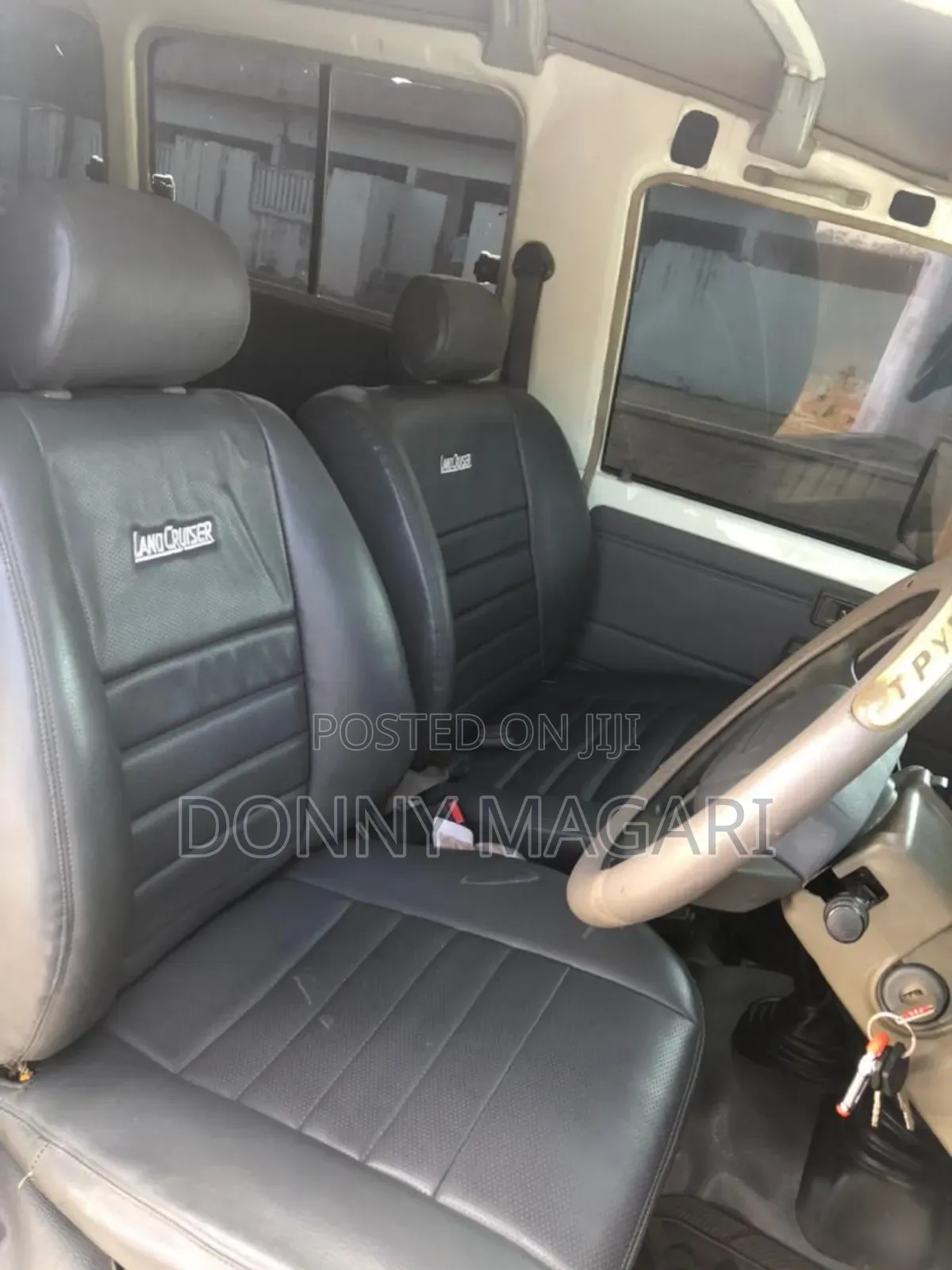 Toyota Land Cruiser 2001 White