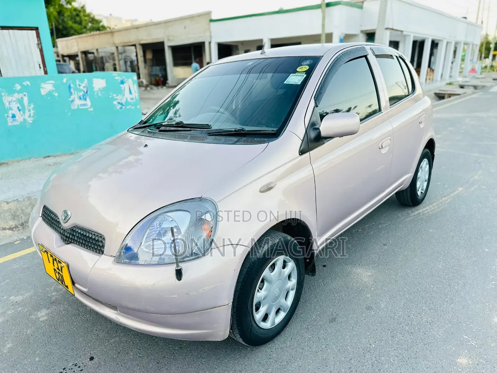 Toyota Vitz 2003 Silver