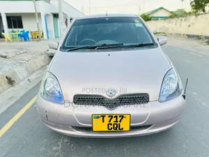 Toyota Vitz 2003 Silver