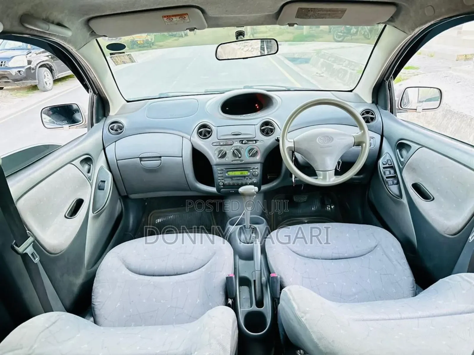 Toyota Vitz 2003 Silver
