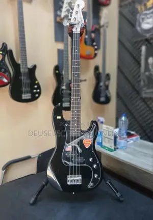Fender 4 Strings Bass Guitar