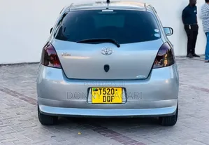 Toyota Vitz 2006 Gray