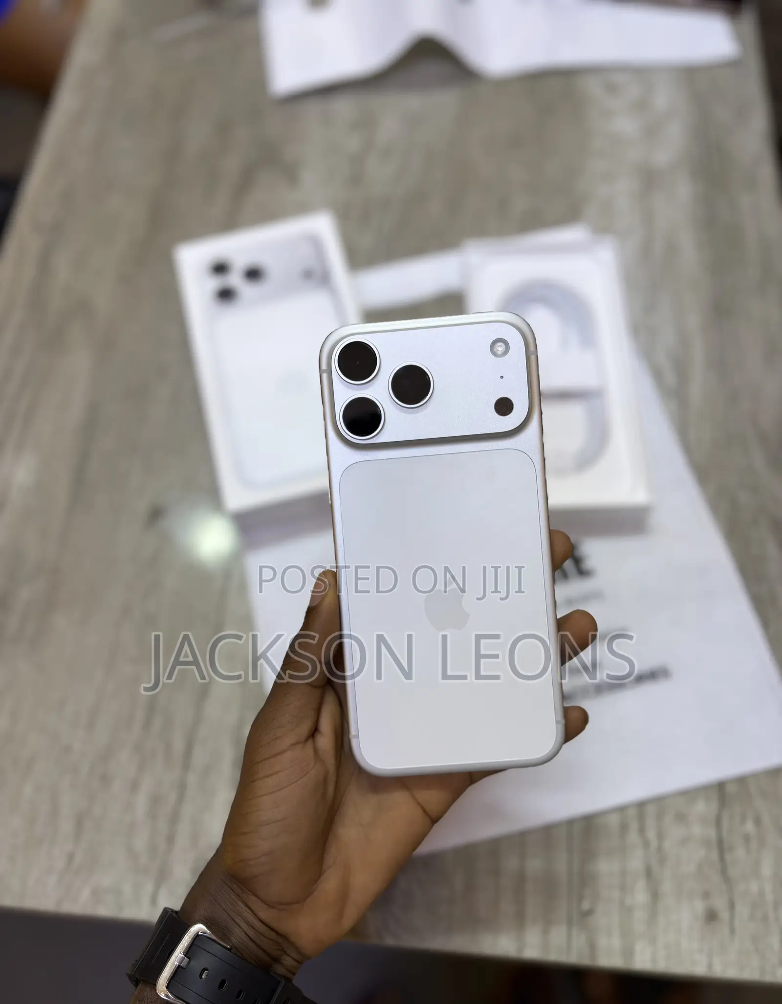 New Apple iPhone 17 Pro Max 256 GB Silver