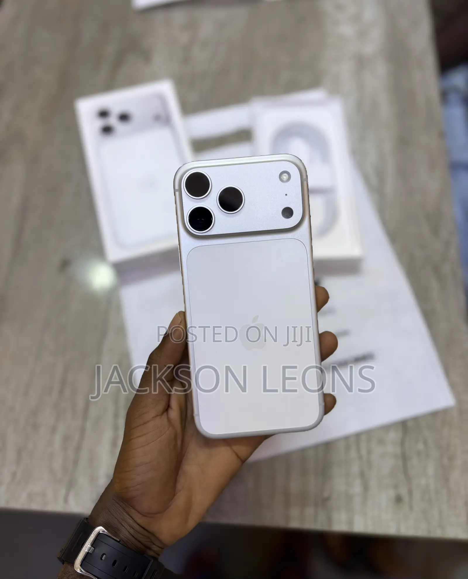 New Apple iPhone 17 Pro Max 256 GB Silver