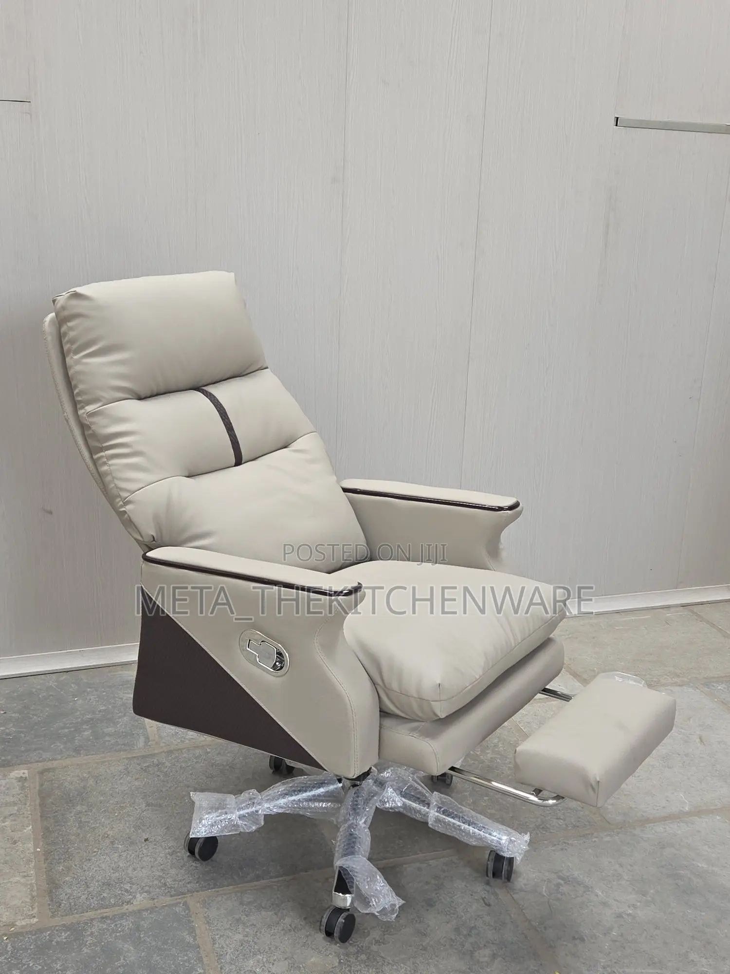 Executive Luxury Boss Chair With Footrest
