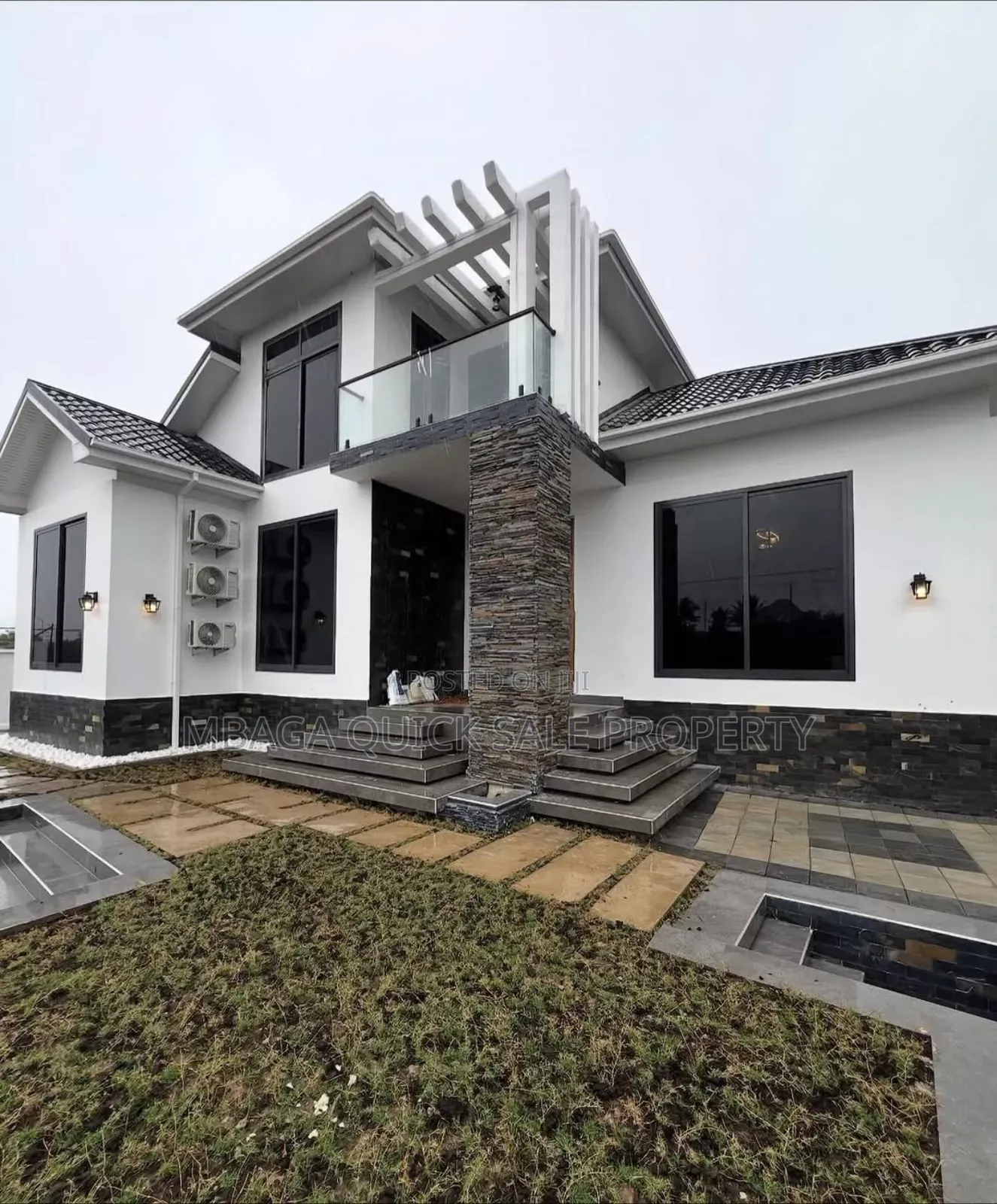 5bdrm House in Goba for sale