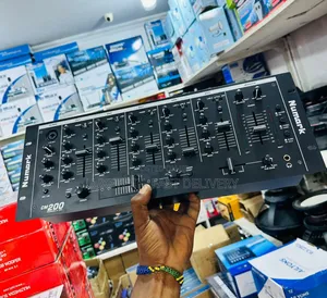 Numark Cm200 Dj Mixer 19-Inch