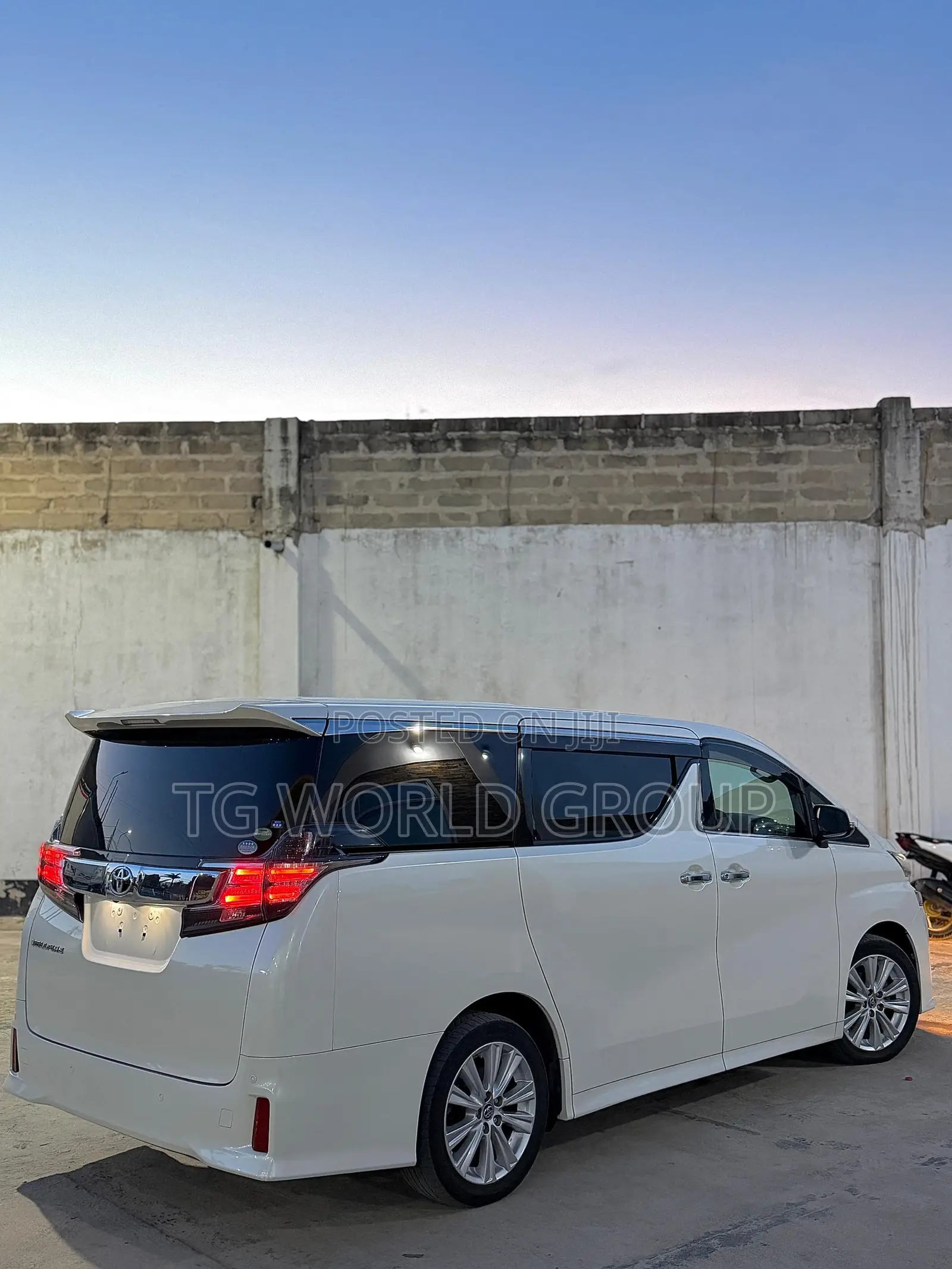 Toyota Vellfire 2015 White