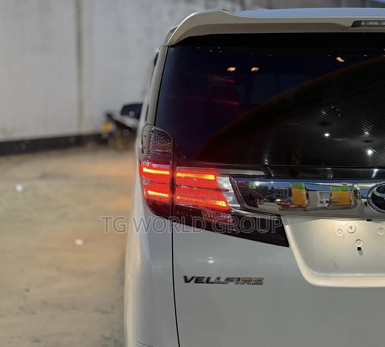 Toyota Vellfire 2015 White