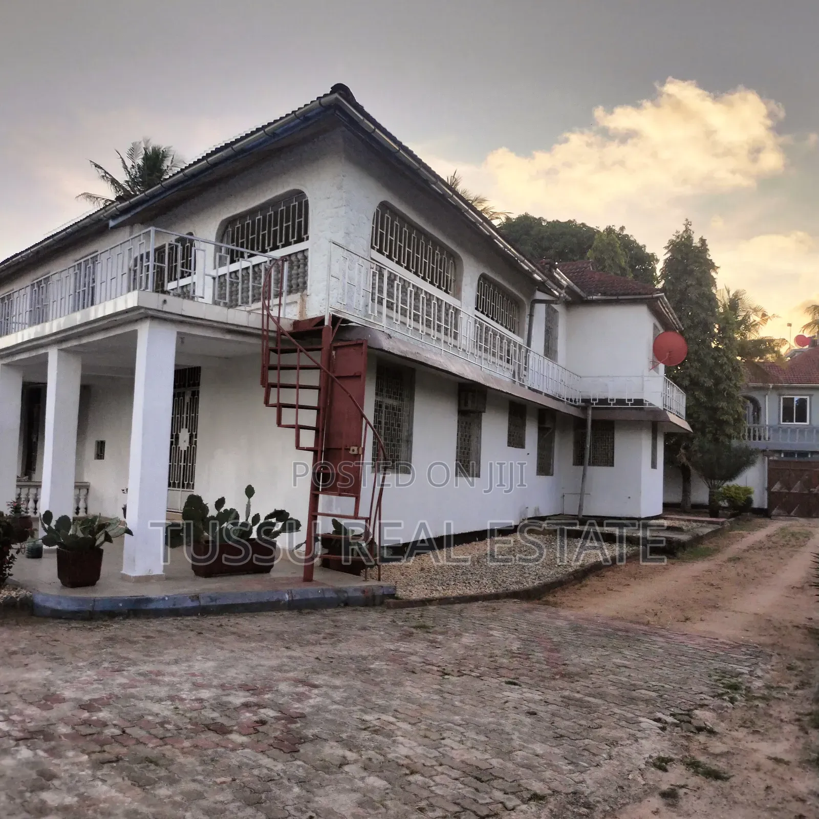 6bdrm House in Bahari Beach Dsm, Kinondoni for sale