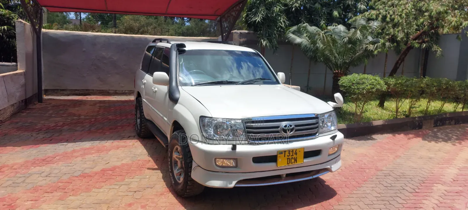 Toyota Land Cruiser 2017 White