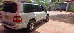 Toyota Land Cruiser 2017 White